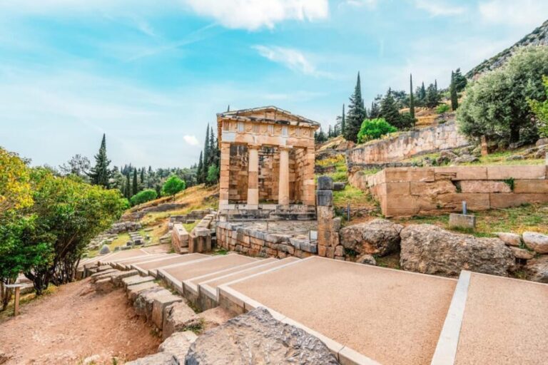 Athens: Private Tours of Delphi, Delphi Museum, and Arachova - Key Points