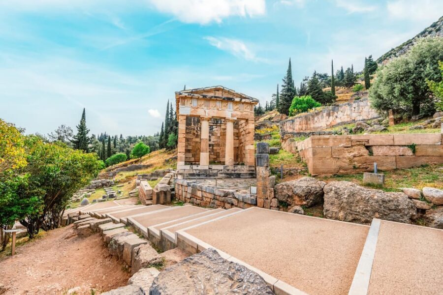 Athens: Private Tours of Delphi, Delphi Museum, and Arachova - Key Points