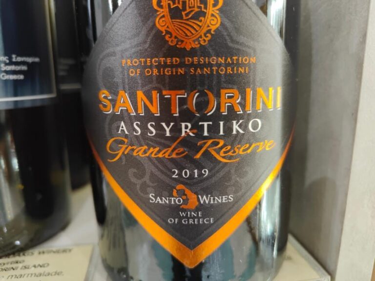 Athens: Santorini Wine Tasting at Brettos Bar in Plaka - An Honest Look at the Santorini Wine Tasting Experience