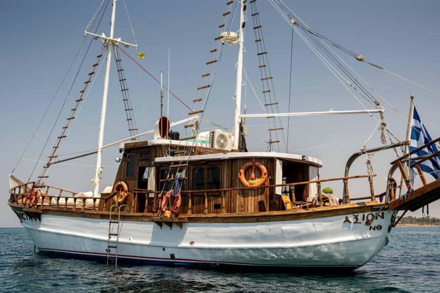 Athens: Saronic Gulf Cruise with Breakfast and Drinks - The Details: Pricing, Duration, and Group Size