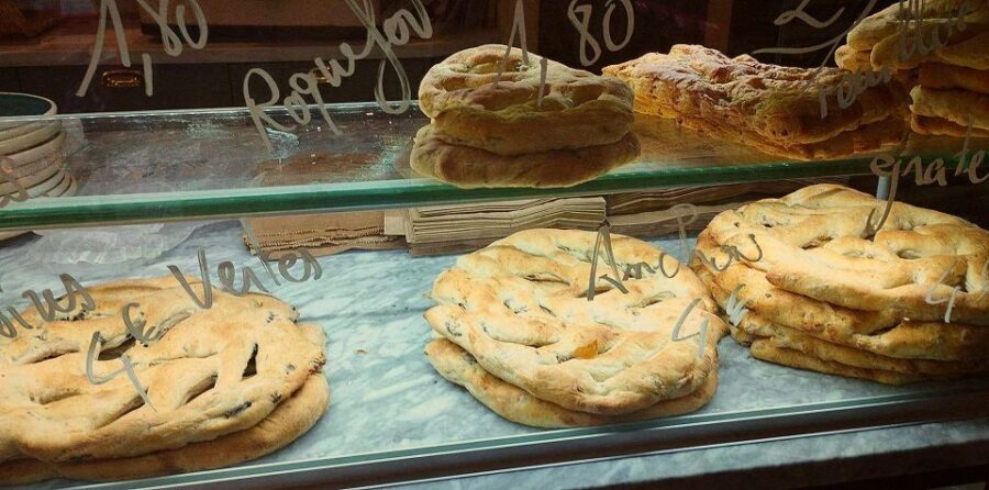 Avignon: Historic District Guided Food & Wine Walking Tour - Food & Drink Stops: A Tasty Journey