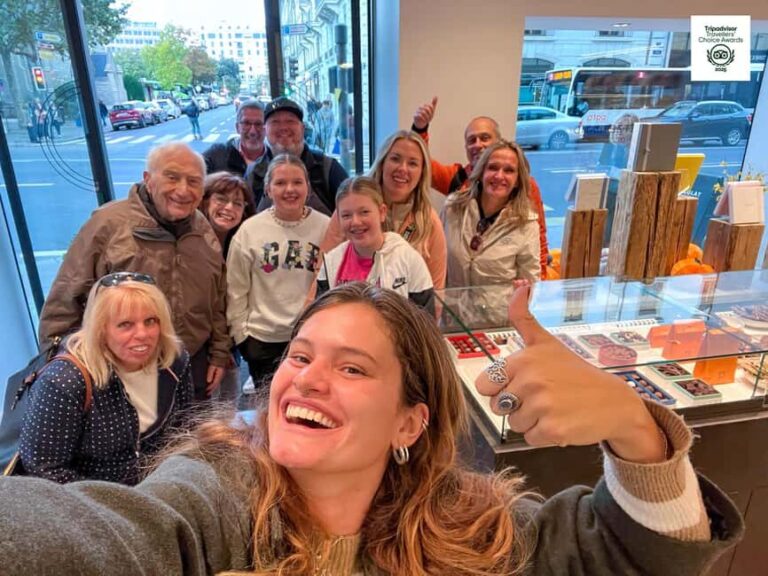Award-Winning Geneva Chocolate and Old Town Tour with Boat - Key Points