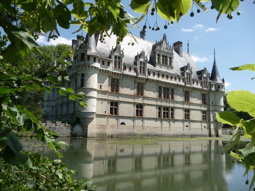 Azay-le-Rideau Castle : Guided Half-Day Tour from Tours - The Experience in Detail