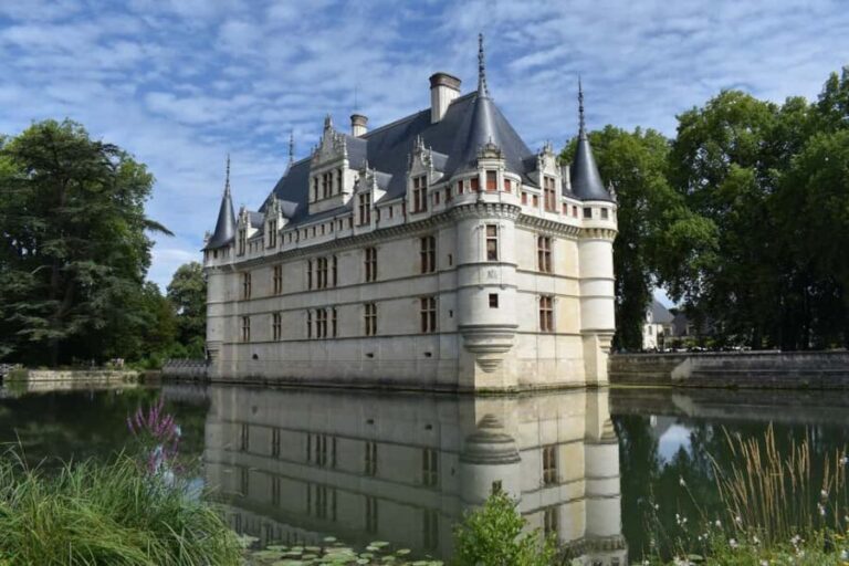 Azay-le-Rideau Castle: Private Guided Tour with Ticket - The Value of the Experience