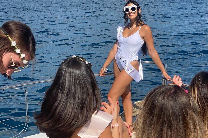 Bachelorette party, boat party in Salerno with aperitif and tapas - An In-Depth Look at the Boat Tour Experience