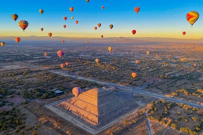 Balloon flight + Breakfast in cave + Pyramids + Pick up CDMX. - Practical Considerations