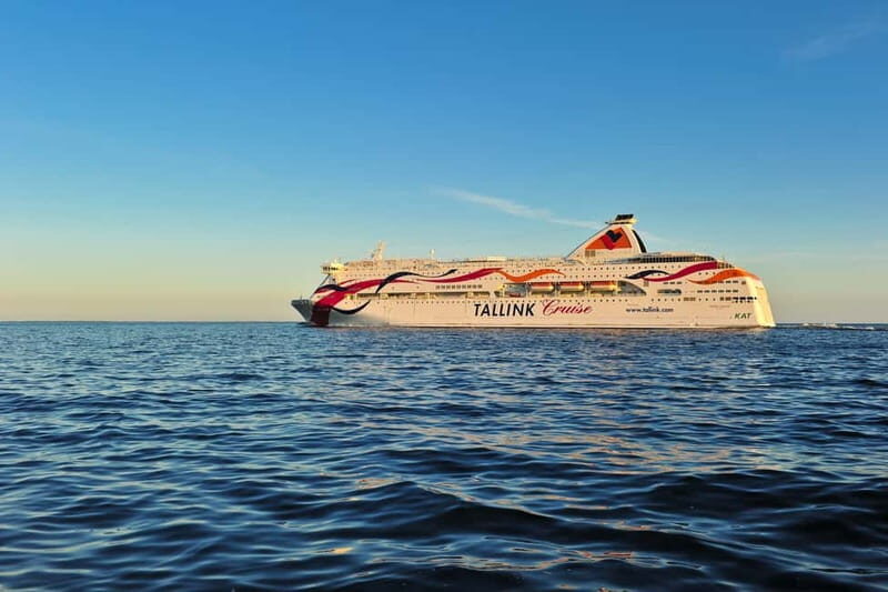 Baltic Sea Round Trip: Tallinn-Stockholm-Tallinn Mini-Cruise - Onboard Entertainment and Dining