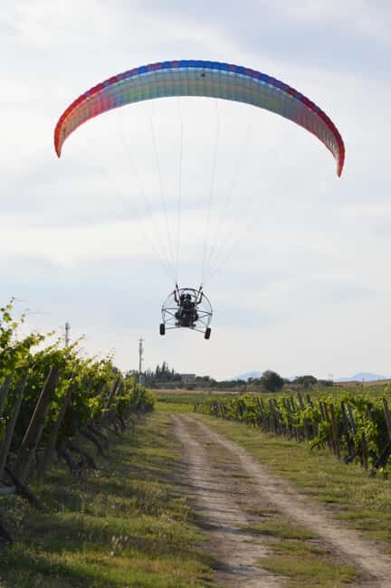 Barbastro: Flight over the Sommos wineries with guided visit and wine tasting - Who Is This Tour Best For?
