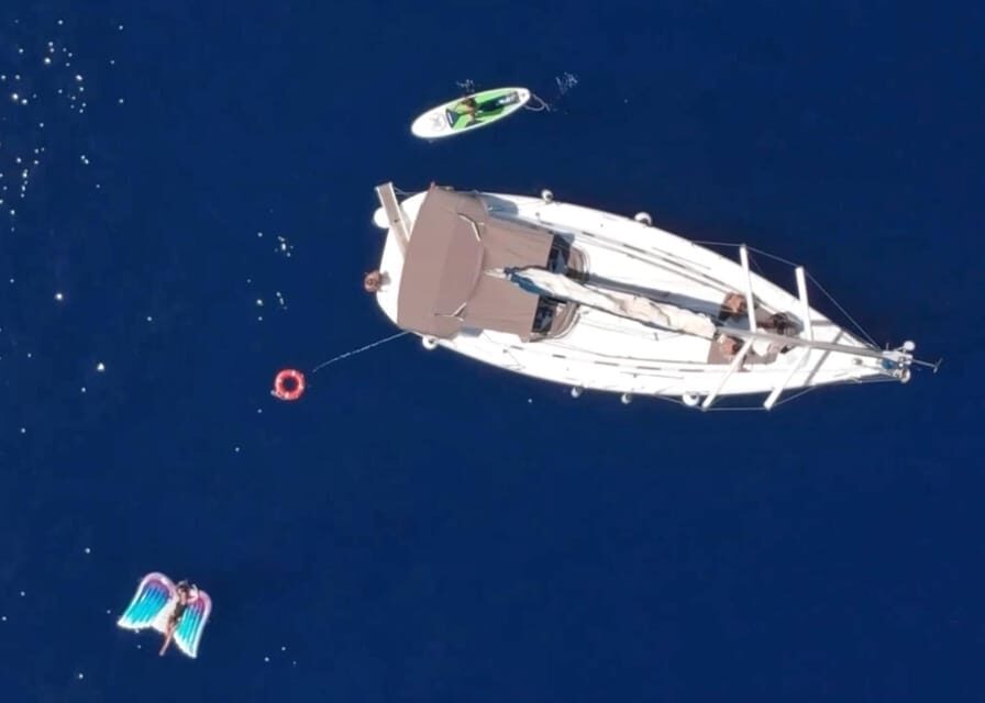 Barcelona : 2 hours Sailing tour with snacks and drinks - How the Itinerary Unfolds