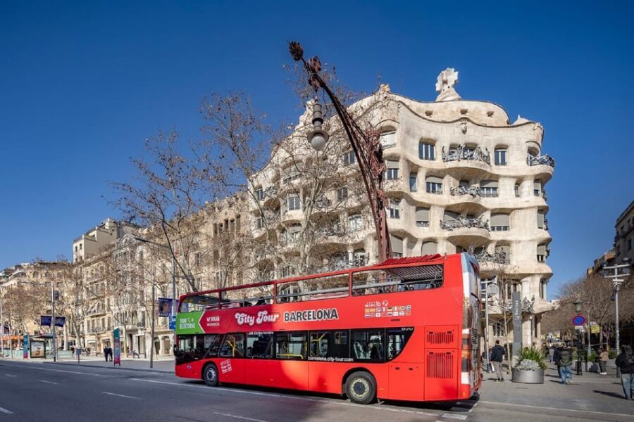 Barcelona: 24 or 48-Hour Hop-On Hop-Off Bus Tour