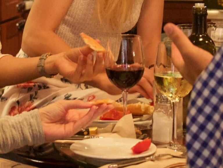 Barcelona: 3-Hour Sips, Sites & Bites Food & History Tour - The Drinks: A Toast to Catalonia