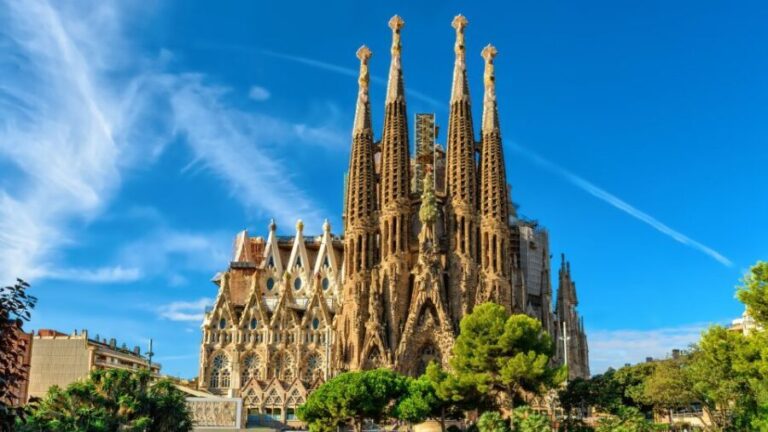 Barcelona: Bike Tour & Sagrada Familia Skip-the-Line Tickets - What Travelers Say