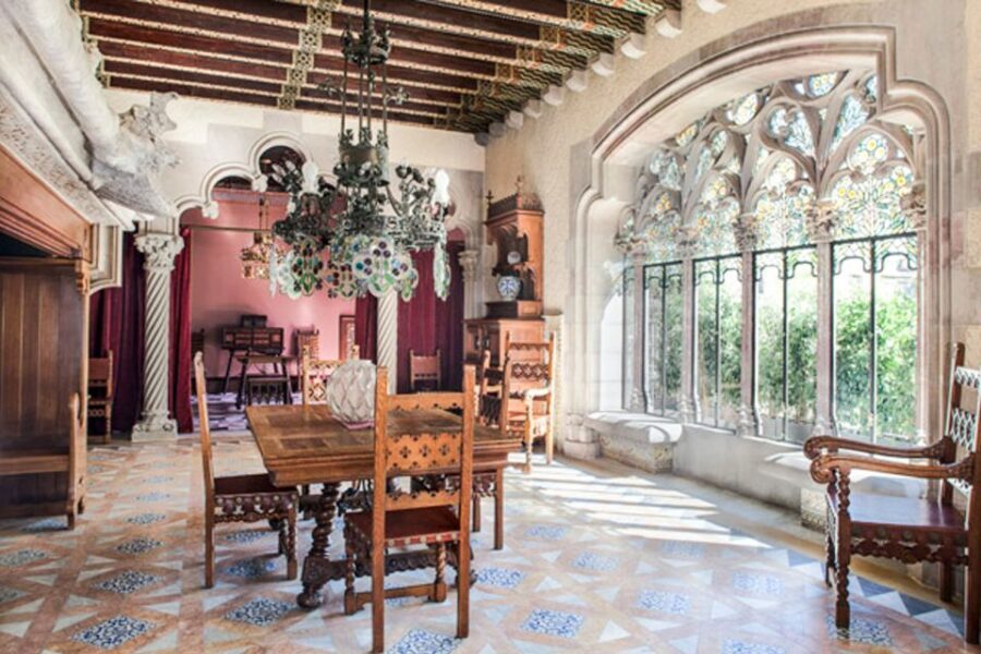 Barcelona: Casa Amatller Guided Visit with Chocolate Gift - The House and Its Architectural Charm