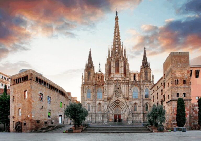 Barcelona Cathedral: Ticket, Guided Tour and VR Experience - The Value of This Tour