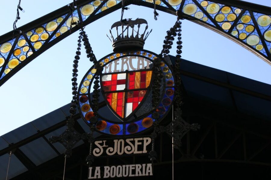 Barcelona: Christmas Walking Tour with Cathedral Tickets - Guide Quality and Personal Touches