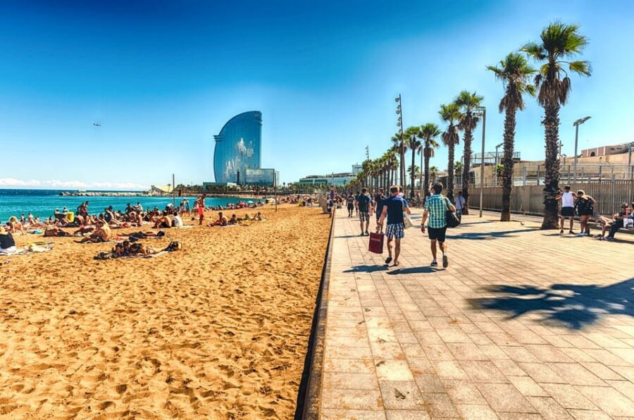 Barcelona: Customizable Guided Bike or Walking Tour - The Itinerary: What You Can Expect