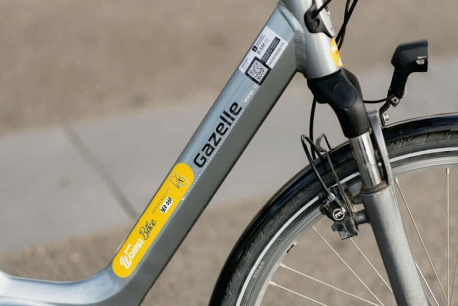 Barcelona: E-Bike Rental for Couples - The Ride Through the City’s Charm and Natural Beauty