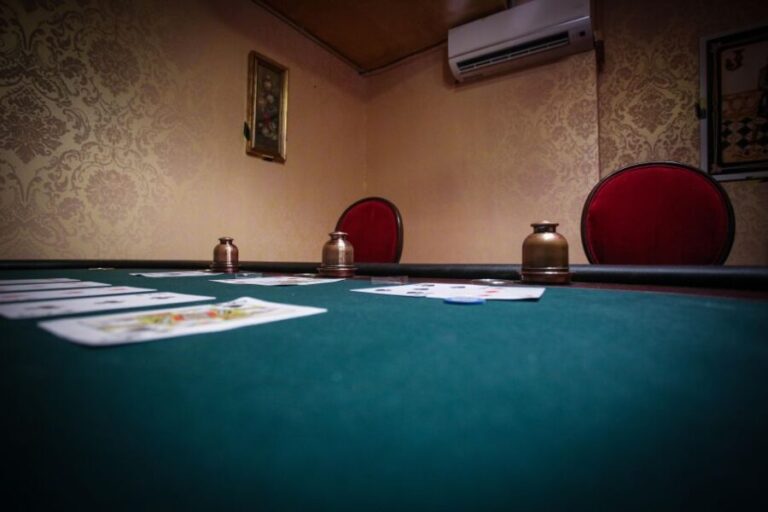 Barcelona: Escape Room Experience and Sailing Cruise - The Escape Room: Puzzle, Mystery, and Teamwork