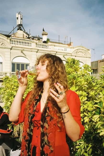 Barcelona: Fun & Unpretentious Rooftop Wine Tasting - What’s included and what’s not?
