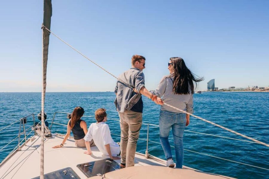 Barcelona: Gin & Tonic Workshop and Sunset Sailing cruise - The Sailing Experience and Scenic Views