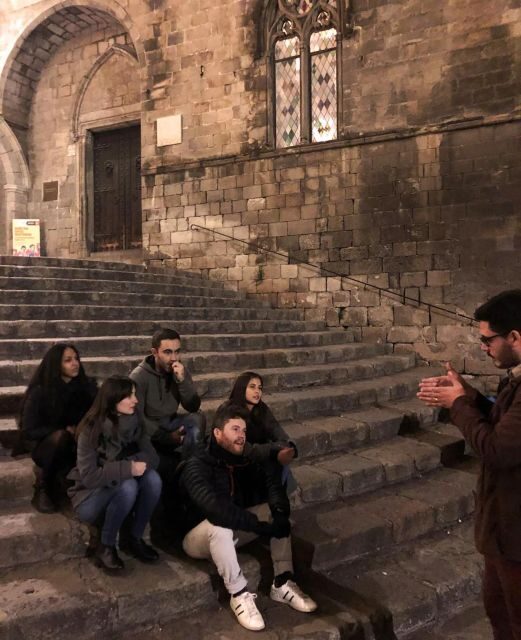 Barcelona: Gothic Quarter By Night Guided Walking Tour - Who Should Consider This Tour?