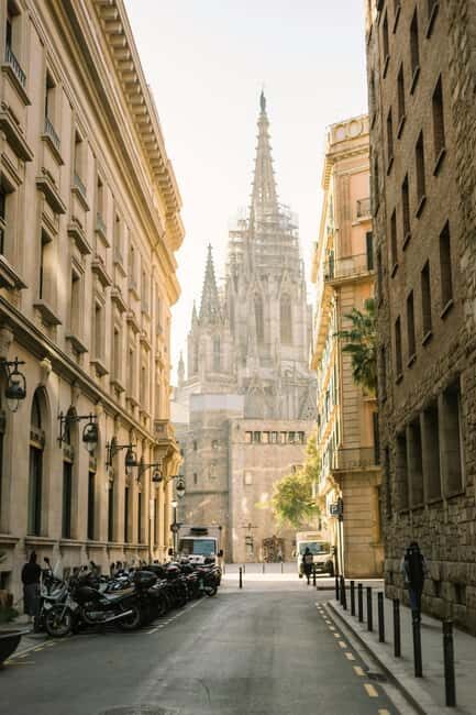 Barcelona: Gothic Quarter Legends, Drinks and candy Tour - FAQ
