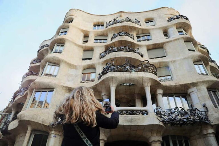 Barcelona: La Pedrera Private Tour with Casa Batlló Ticket - What You Can Expect During the Tour