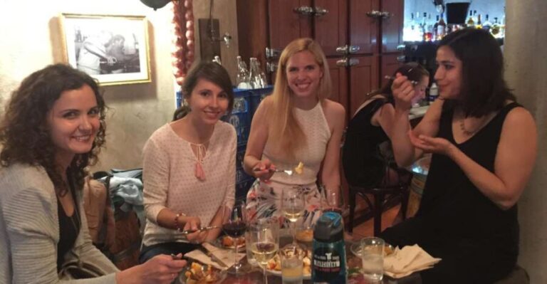 Barcelona: Market, Tasty Tapas/Food and Gothic History Tour - How is the itinerary structured?