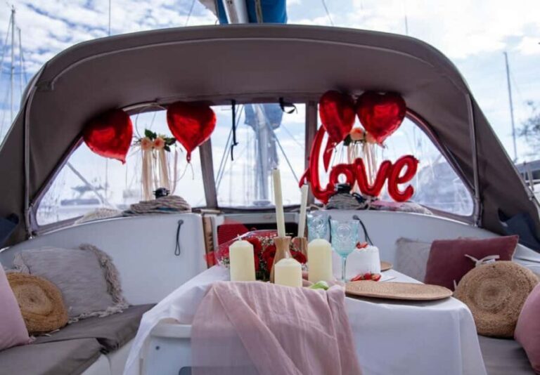 Barcelona: Marriage Proposal on a Sailboat - How the Tour Is Structured