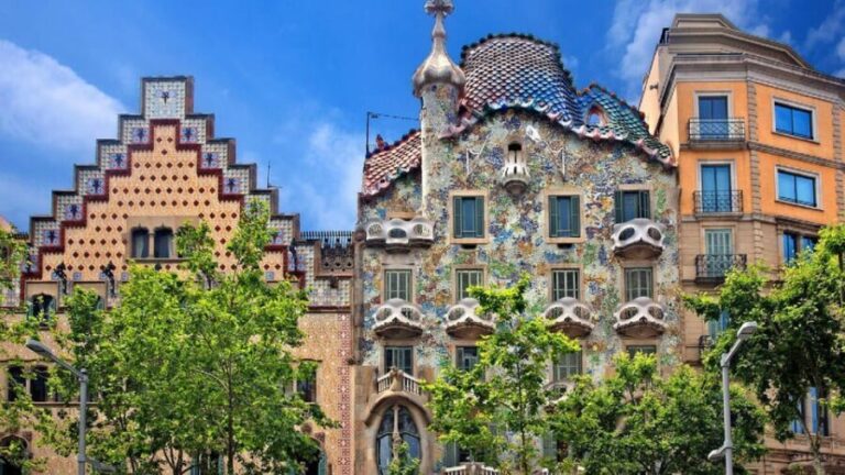 Barcelona: Modernism Gaudi Architectural Walking Tour - What Makes This Tour Stand Out