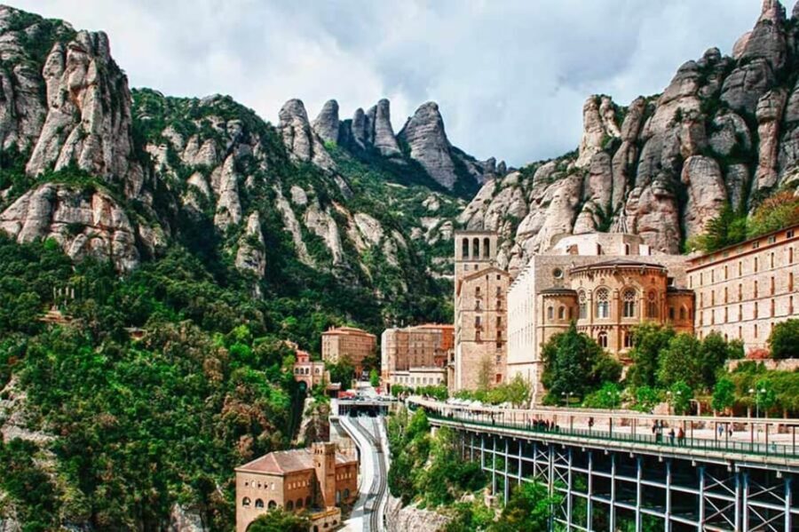 Barcelona: Monserrat, Castle and Salt Private Tour - What’s Not Included