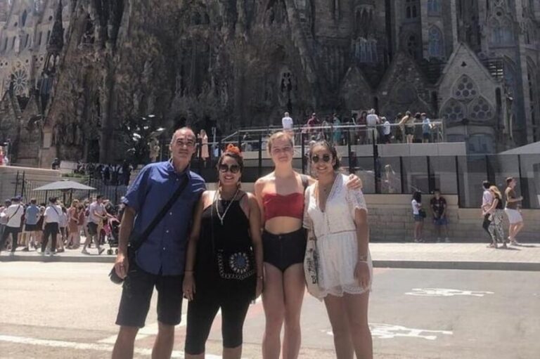 Barcelona : Montjuic Walking tour With A Guide - In-Depth Look at Each Stop