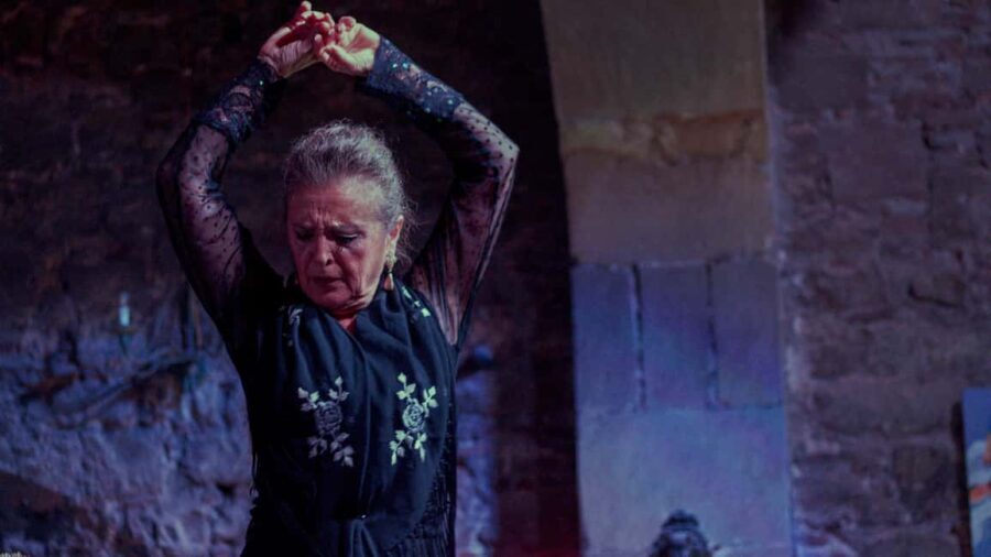 Barcelona: Old Town Artistic Tour & Flamenco Show - FAQs