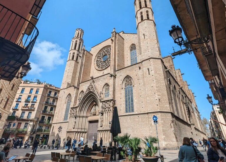 Barcelona: Old Town Private Walking Tour of Past and Present - Exploring El Born and La Ribera