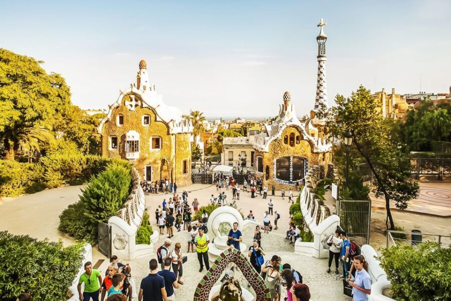 Barcelona: Park Güell Admission Ticket - Navigating the Park: Getting There and Around