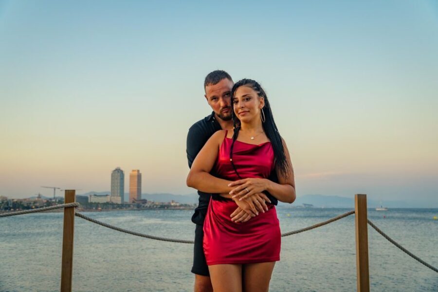 Barcelona Photo Experience: famous landmarks or the beach! - What the Photoshoot Includes