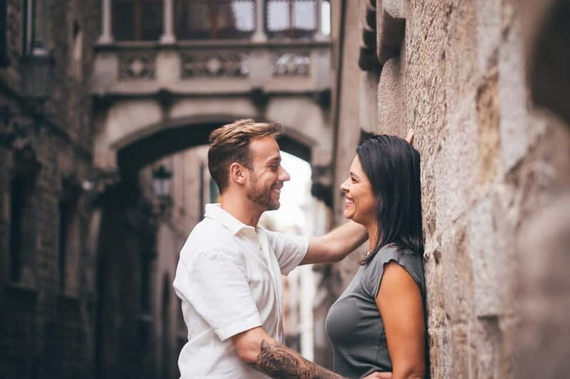 Barcelona: Photo Shoot Tour in El Gothico - The Experience: What You Can Expect from the Photoshoot Tour