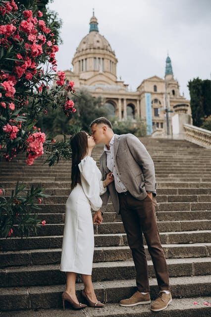 Barcelona: Photoshoot Tour Old Town, Gothic Quarter - Who Is This Tour Best For?