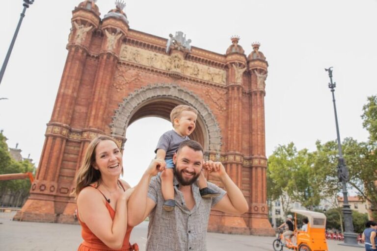 Barcelona: Private Photoshoot at Arc de Triomf - How the Location Matters