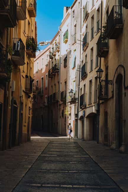 Barcelona: Private Tarragona Day Trip with Guide & Free Time - Starting the Day: Pickup & Scenic Drive