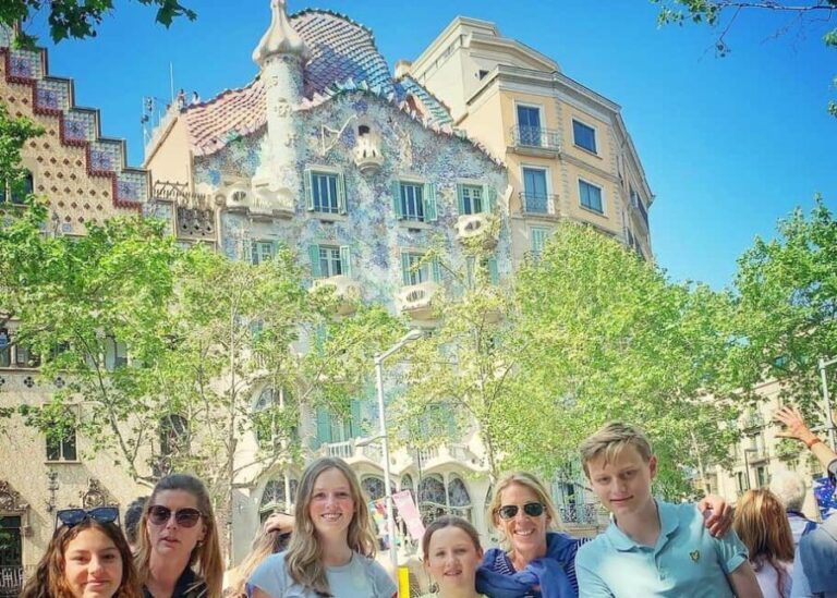 Barcelona: Ramblas, Old Town & Gaudí Houses Walking Tour - Price and Value