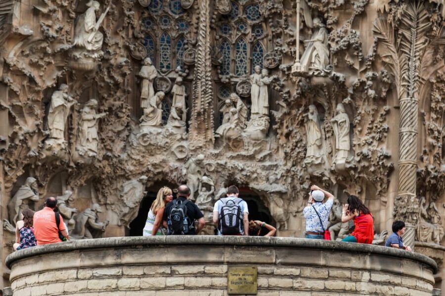 Barcelona: Sagrada Família and Park Güell Combo Guided Tour - Breaking Down the Itinerary