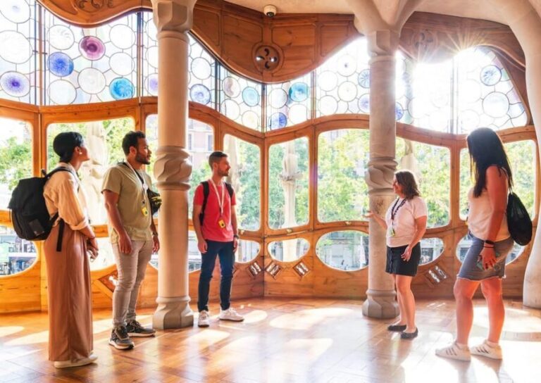Barcelona: Sagrada Familia & Casa Batlló Guided Tour - Who Should Consider This Tour?