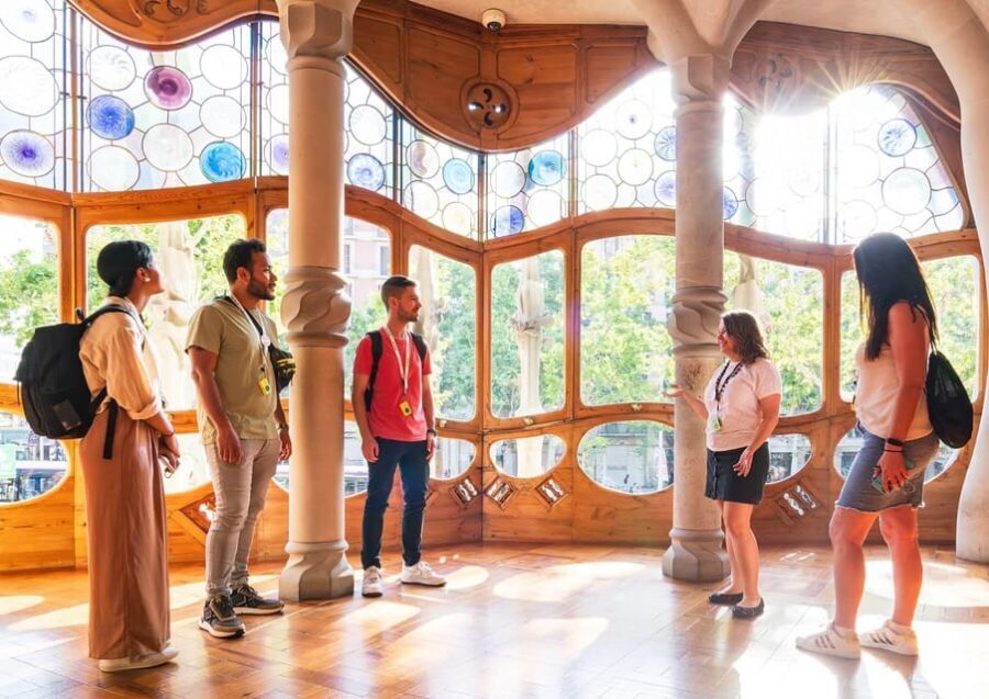 Barcelona: Sagrada Familia & Casa Batlló Guided Tour - Who Should Consider This Tour?
