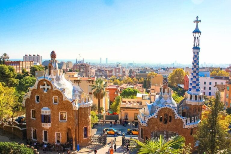 Barcelona: Sagrada Familia & Park Guell Small Group Tour - Key Points