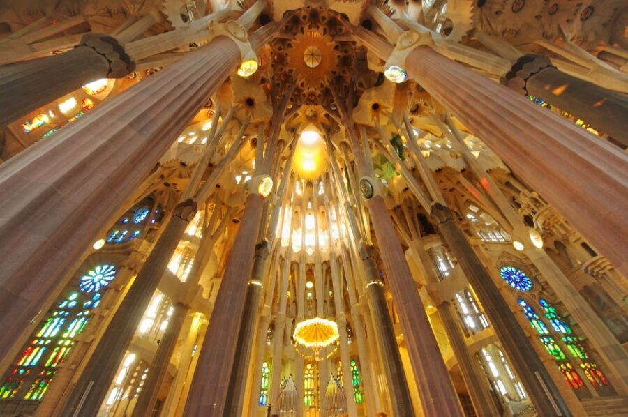 Barcelona: Sagrada Familia Skip The Line Insider Guided Tour - The Guided Tour Experience