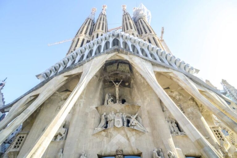 Barcelona: Sagrada Familia Tour with Optional Tower Access - The Tower Option: Views and Considerations