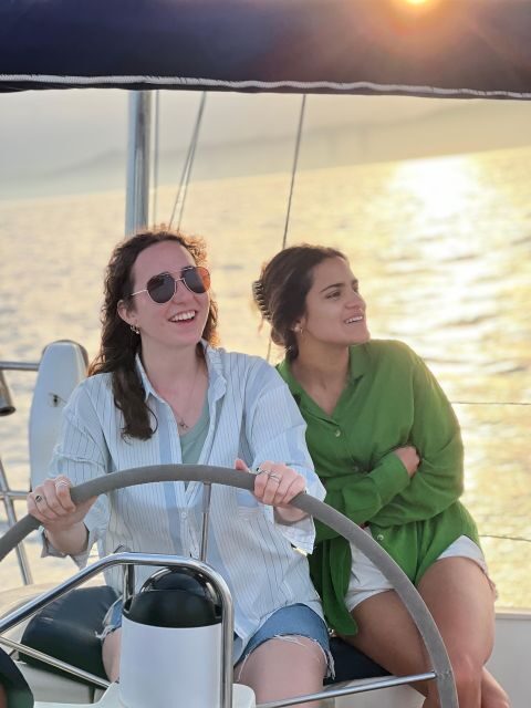 Barcelona: Sailing Tour with a Glass of Cava - A Closer Look at the Reviews