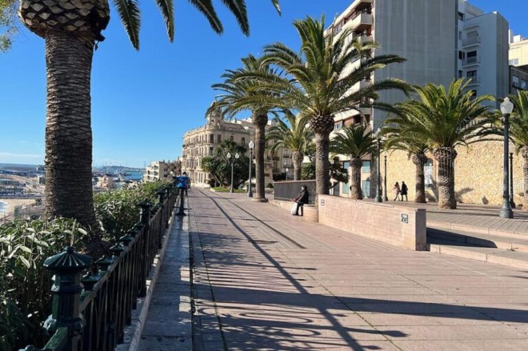 Barcelona: Tarragona & Sitges Guided Day Trip with Transfers - Why This Tour Is Worth It (or Not)