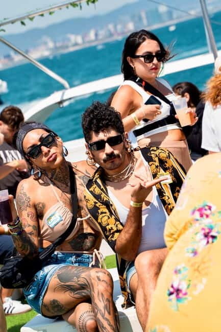 Barcelona: The Original Barcelona Boat Party - The Real Deal: Pros and Cons